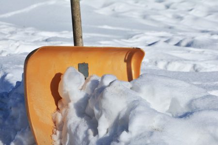 snow-shovel-g558485495_1920